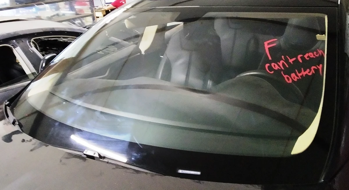 Скло лобове (склоочисник без підігріву, без автопілота) Tesla model S 1021634-01-C