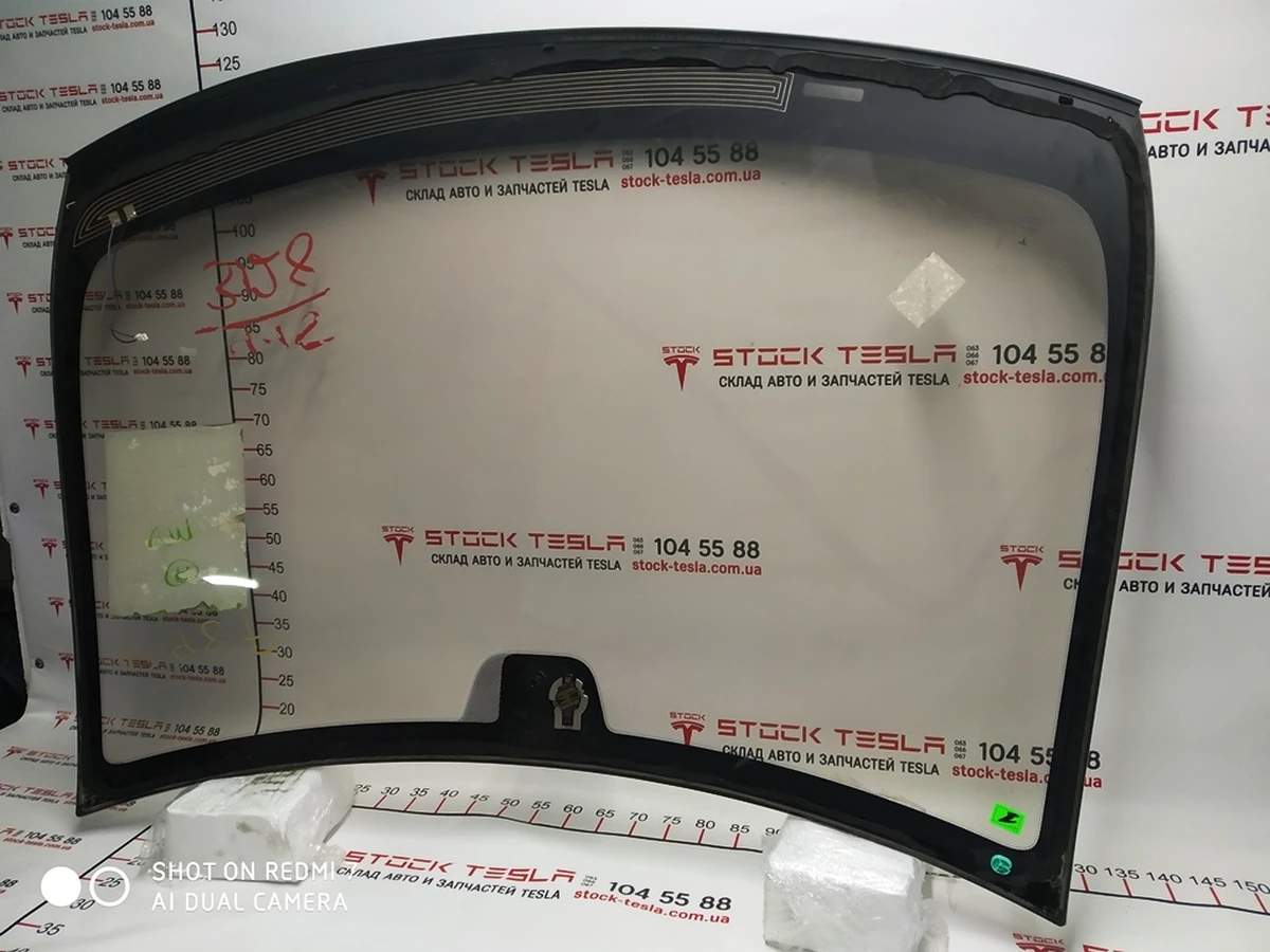 Стекло лобовое (стеклоочиститель с подогревом, без автопилота) Tesla model S 1021634-01-C