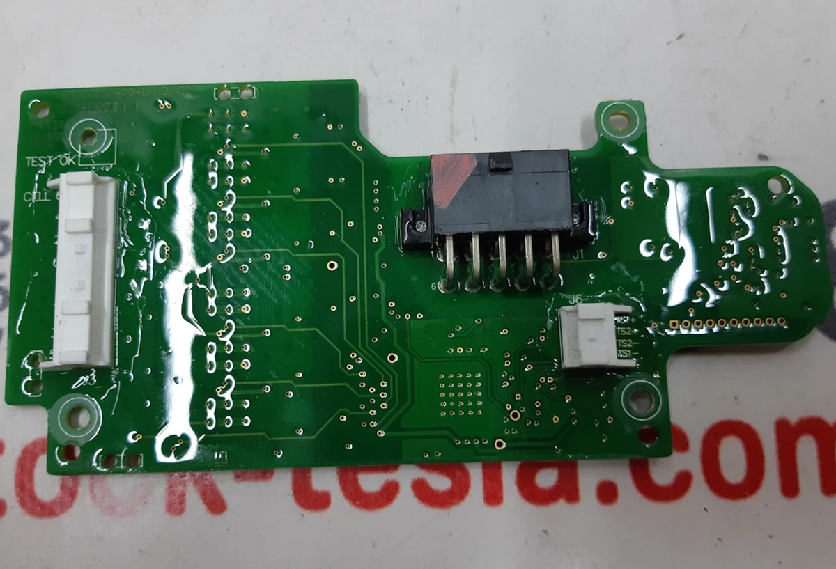 Плата (BMB) управления модулем S2 основной батареи REV01 Tesla model S 1021748-00-C