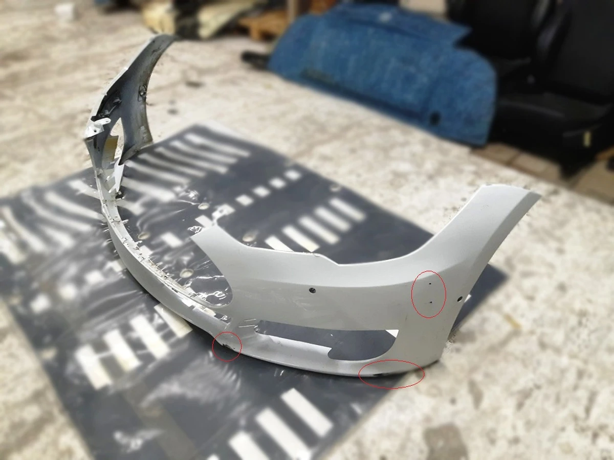 1 Бампер передній під 6 парктроників з кріпленнями (з пошкодженням) PBCW Tesla model S 1068760-00-A