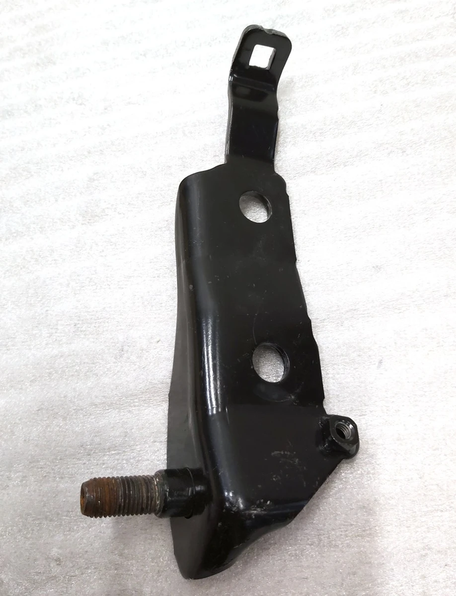 Кронштейн крепления ремня безопасности 2 го ряда сидений правый Tesla model S, model S REST 1022115-00-B