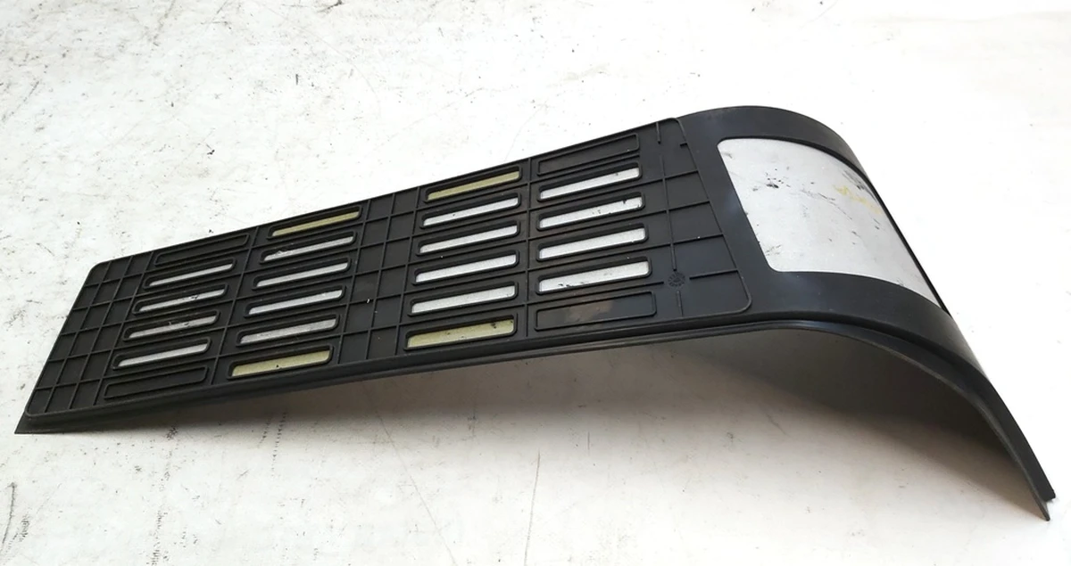 23 Пластик центральній консолі OBECHE MATTE Tesla model S 1023170-04-C