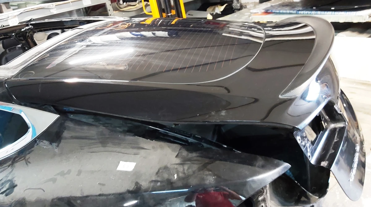 7 Крышка багажника (ляда) PBSB в сборе с повреждением Tesla model S, model S REST 1023722-E0-A