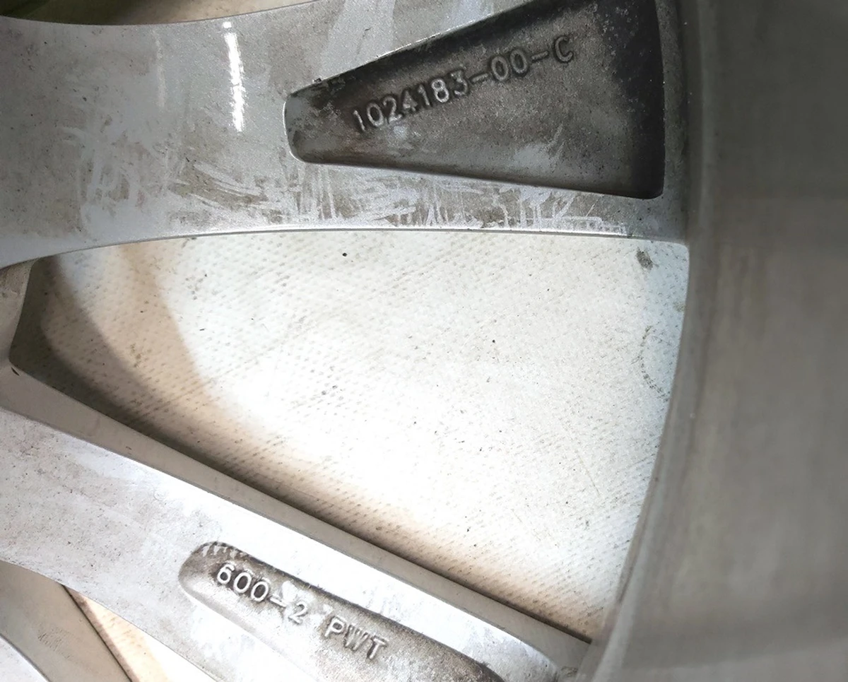 2 Диск колёсный (19x8.0J ET40- SILVER CYCLON) Tesla Model S, Model S REST 1054045-00-D