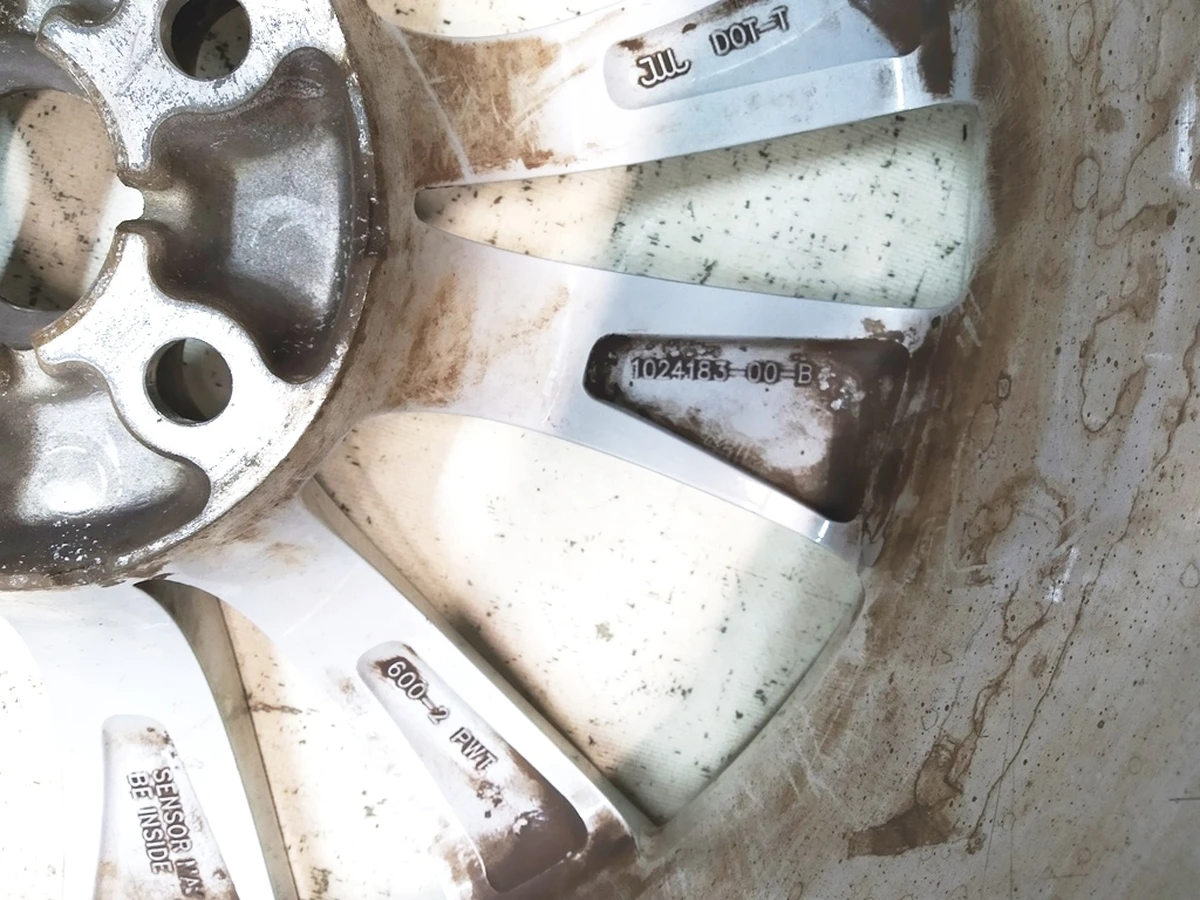 2 Диск колёсный (19x8.0J ET40- SILVER CYCLON) Tesla Model S, Model S REST 1054045-00-D