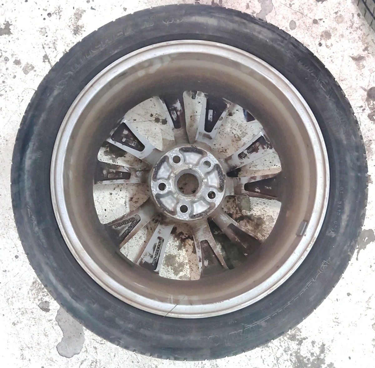 2 Wheel assembly (rim 19 * 8.0J tire Michelin Primacy 245/45 R19 TPMS sensor protector 4.79 mm) Tesla model S 1054045-00-D