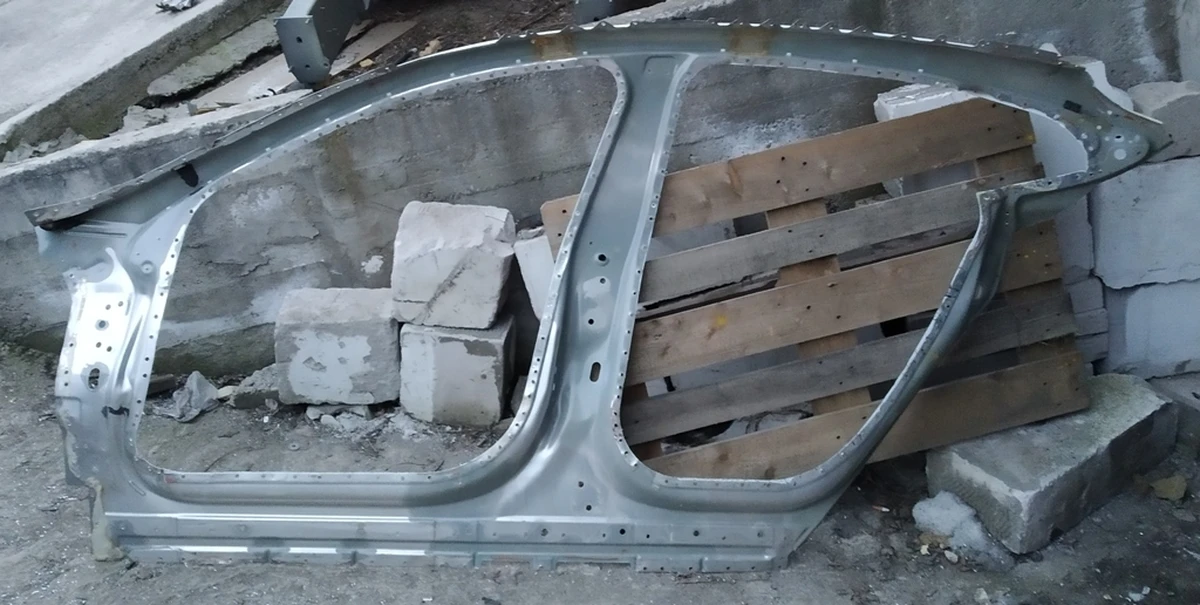 2 Бічна кузовна панель (філя) права без заднього крила (з пошкодженнями) Tesla model S, model REST 1024197