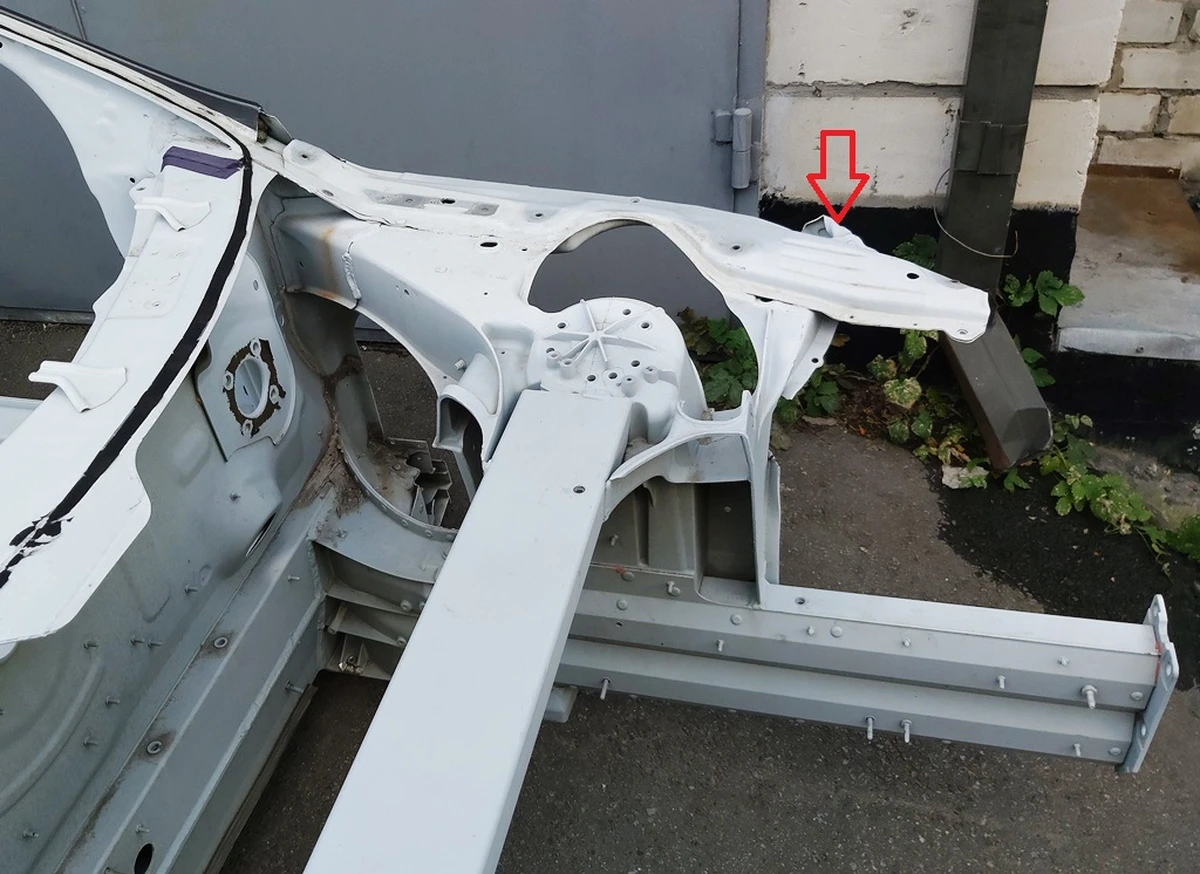 7 Четверть передняя левая стойка А (передняя) RWD PBCW с лонжероном в сборе с повреждением Tesla Model S 1021797-S0-A