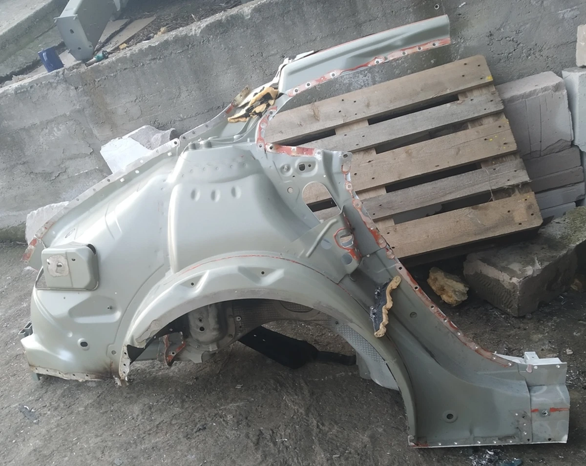 20 Чверть задня права склянка у зборі з кузовними панелями колісної арки та лонжероном RWD Tesla model S 1024367-S0-A