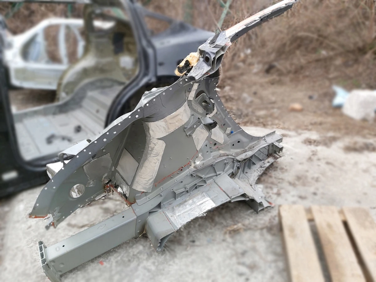 21 Четверть задняя левая стакан в сборе с кузовными панелями колесной арки и лонжероном с повреждением RWD Tesla model S 1024368-S0-A