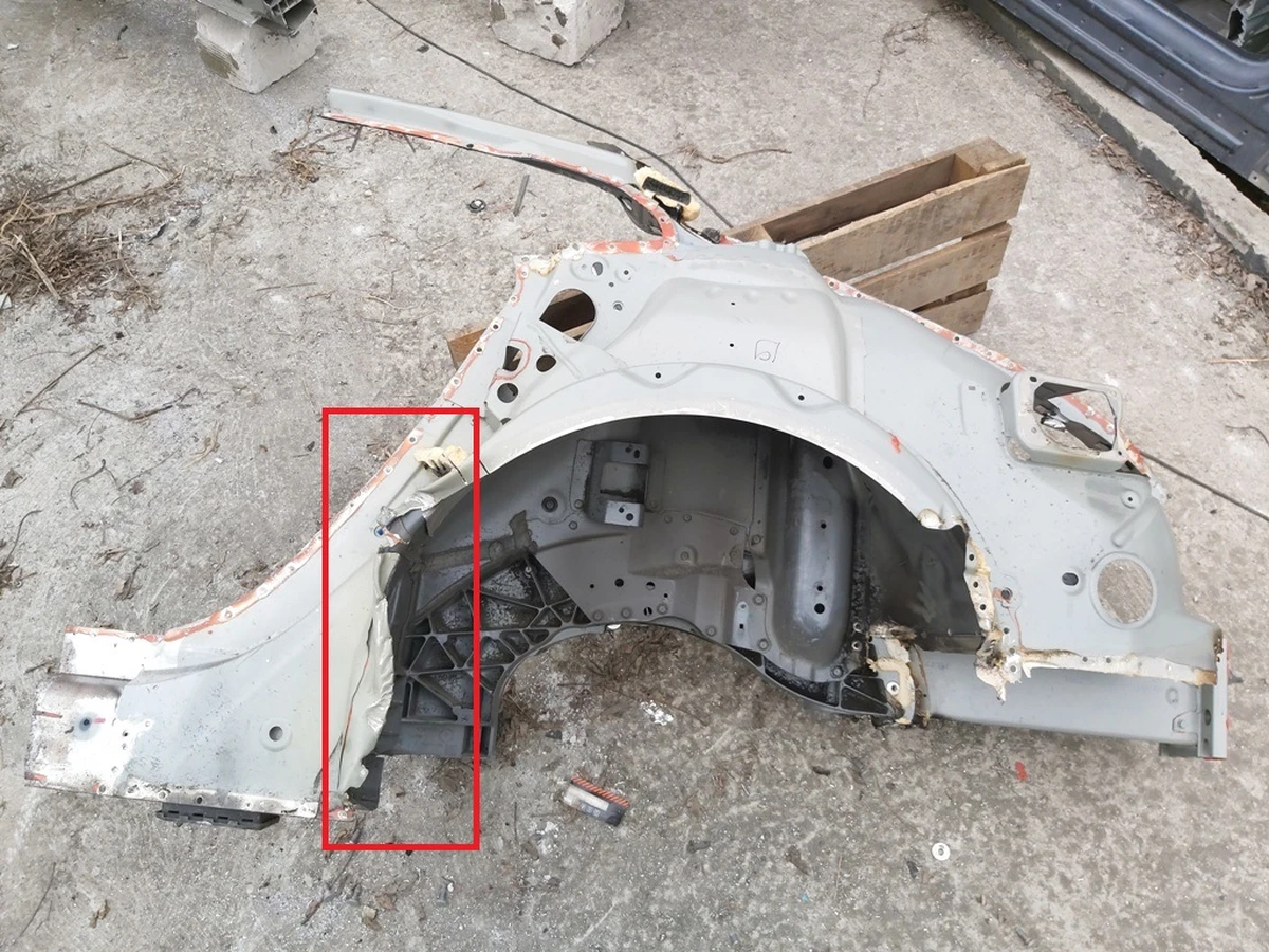 21 Четверть задняя левая стакан в сборе с кузовными панелями колесной арки и лонжероном с повреждением RWD Tesla model S 1024368-S0-A
