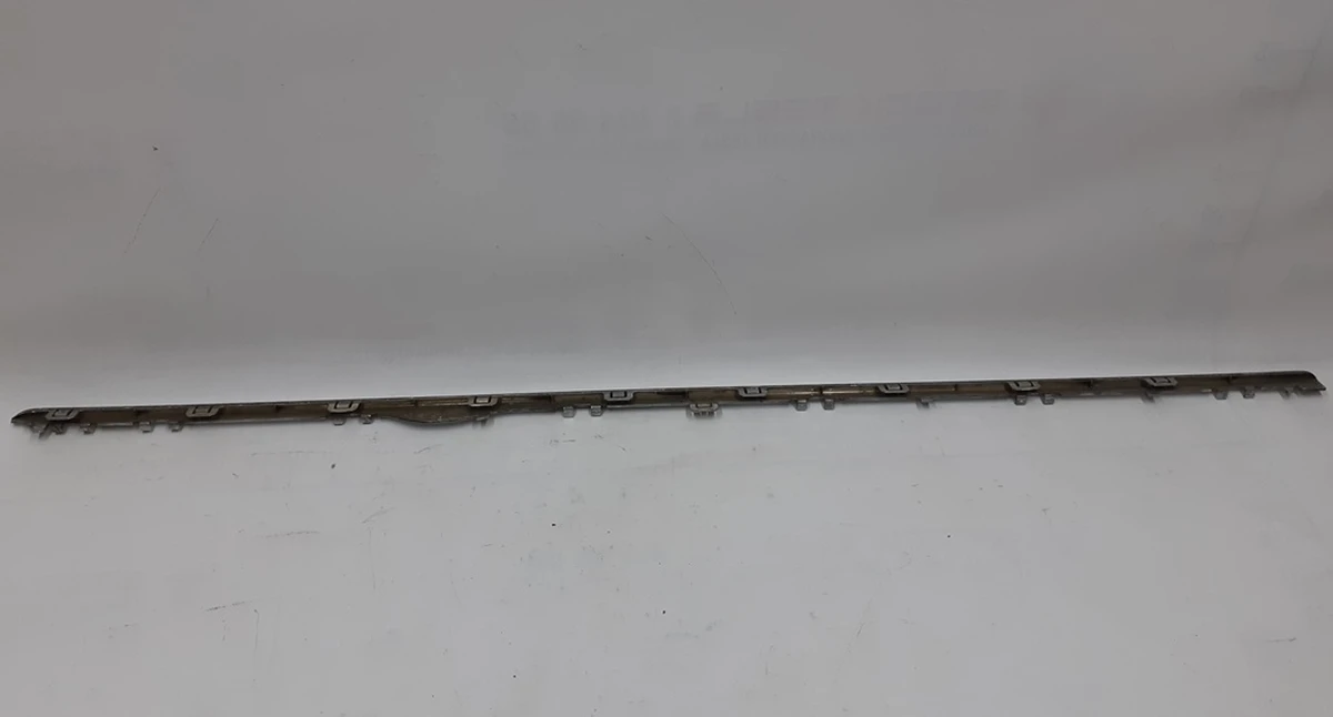 5 Молдинг накладки порога правого (пластик хром) Tesla model S, model S REST 1025042-00-G