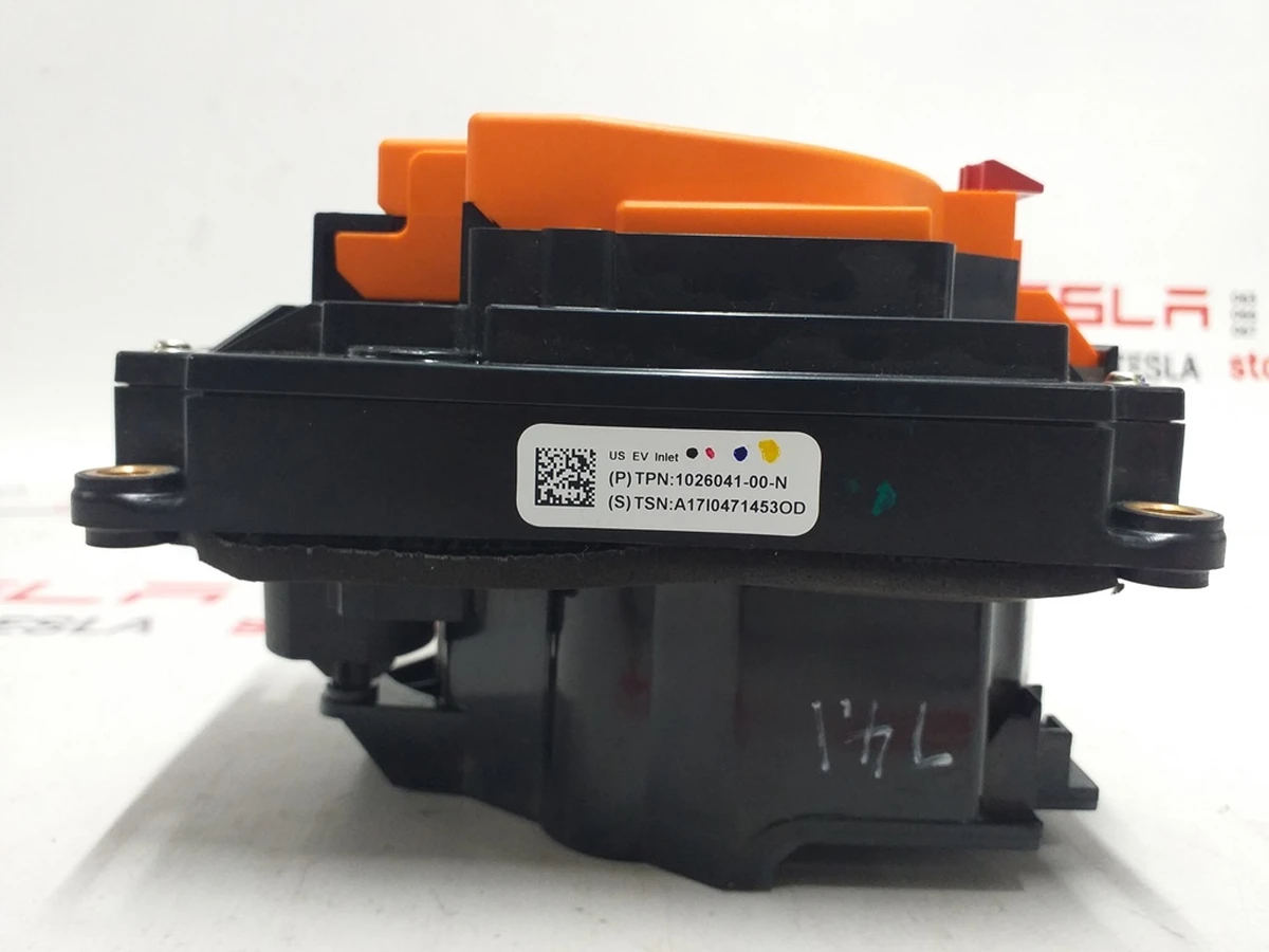 Порт зарядки (под электрический привод) GEN2 Tesla model X 1026041-00-O