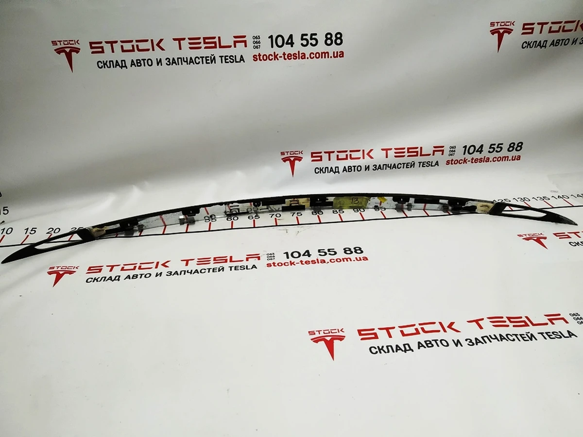 10 Trim TESLA trunk lid chrome (damaged) Tesla model S, model S REST 1026649-00-E