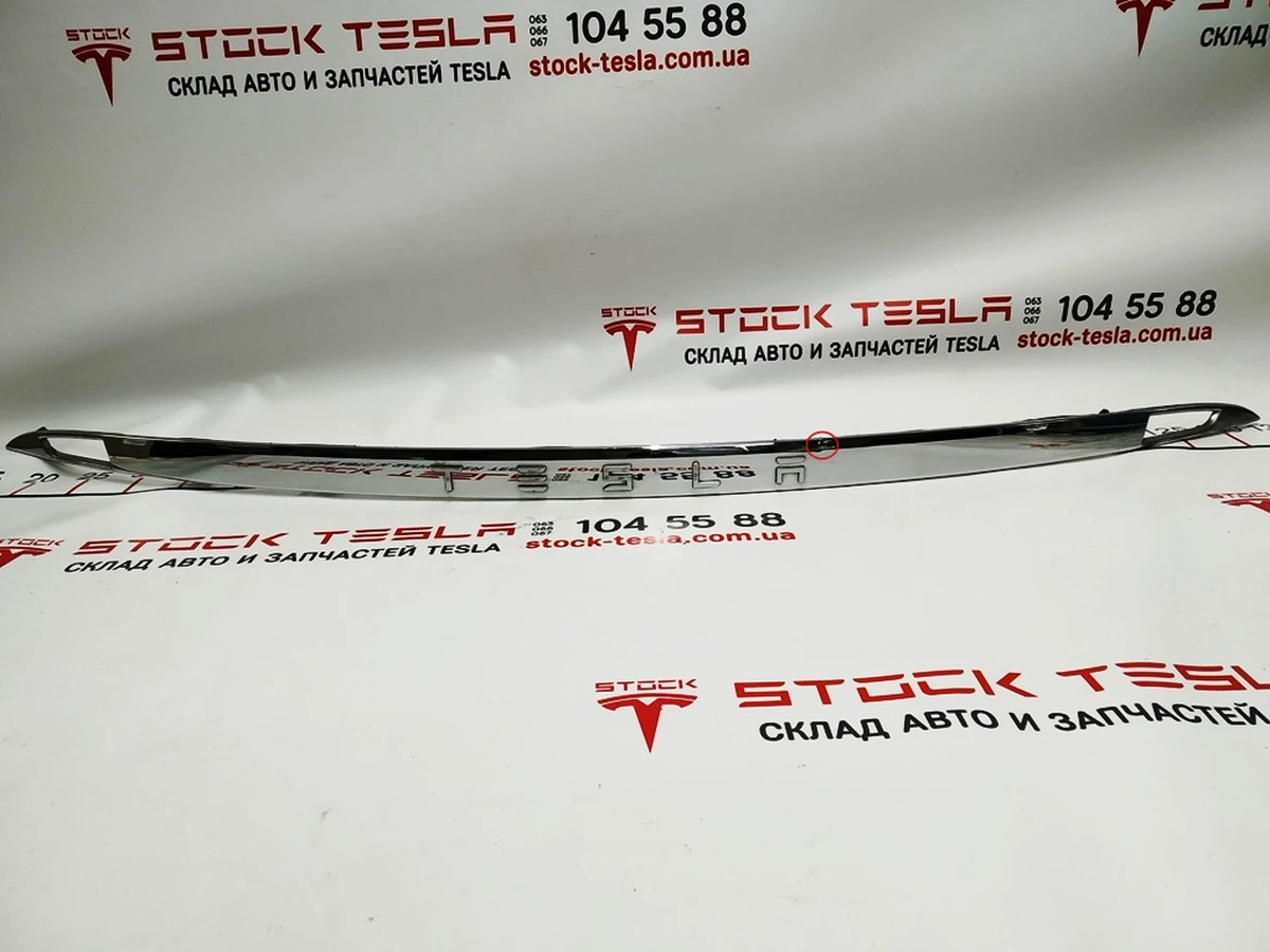 10 Trim TESLA trunk lid chrome (damaged) Tesla model S, model S REST 1026649-00-E