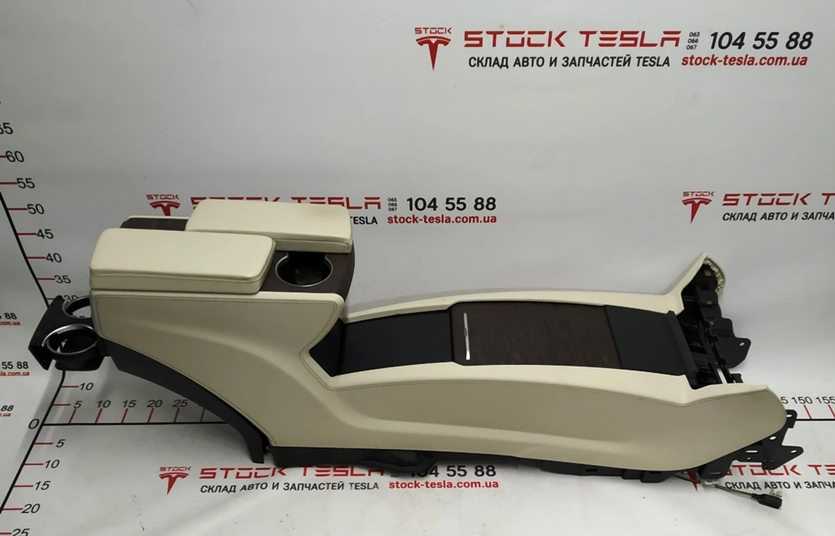 1 Центральна консоль у зборі підлокітник PUR CREAM підсклянник FIGURED ASH BURL Tesla model X 1026728-S0-E