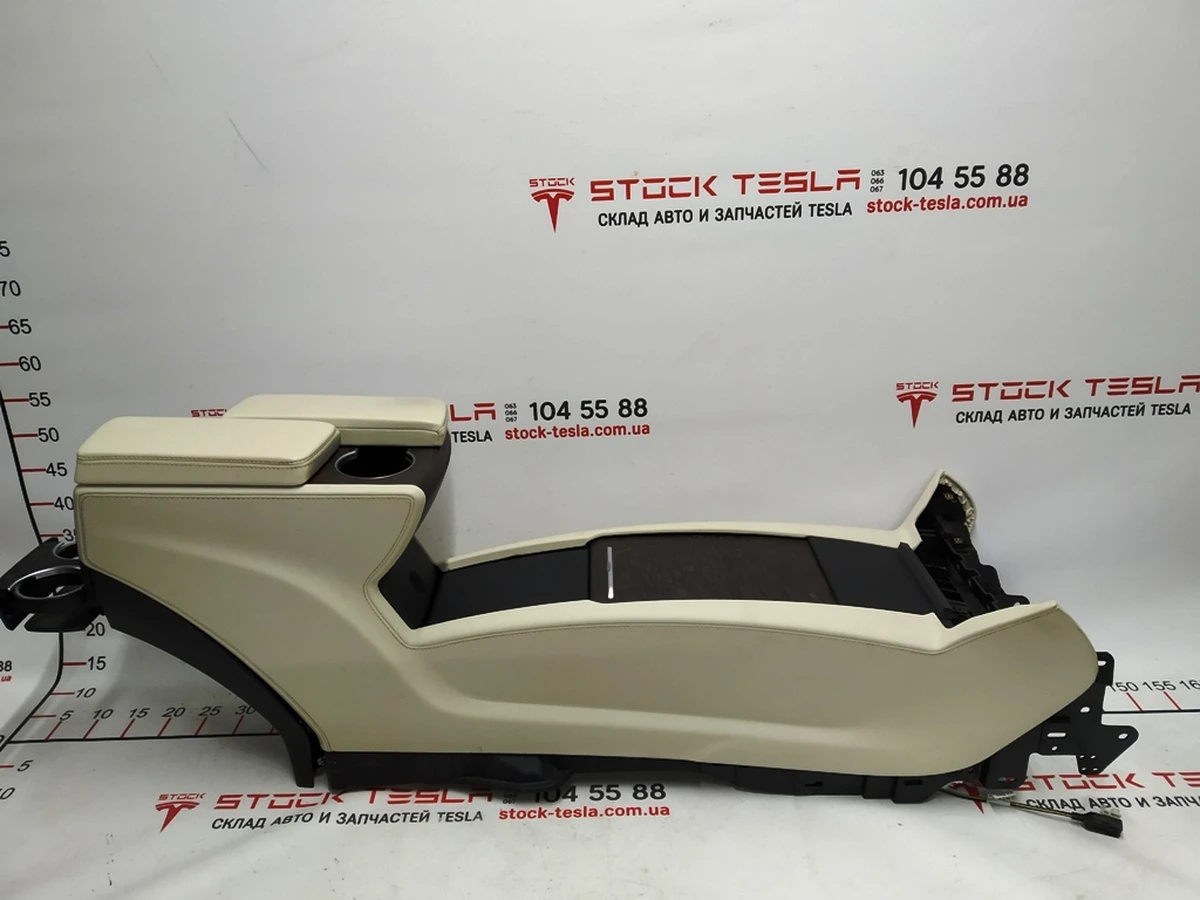 1 Центральна консоль у зборі підлокітник PUR CREAM підсклянник FIGURED ASH BURL Tesla model X 1026728-S0-E