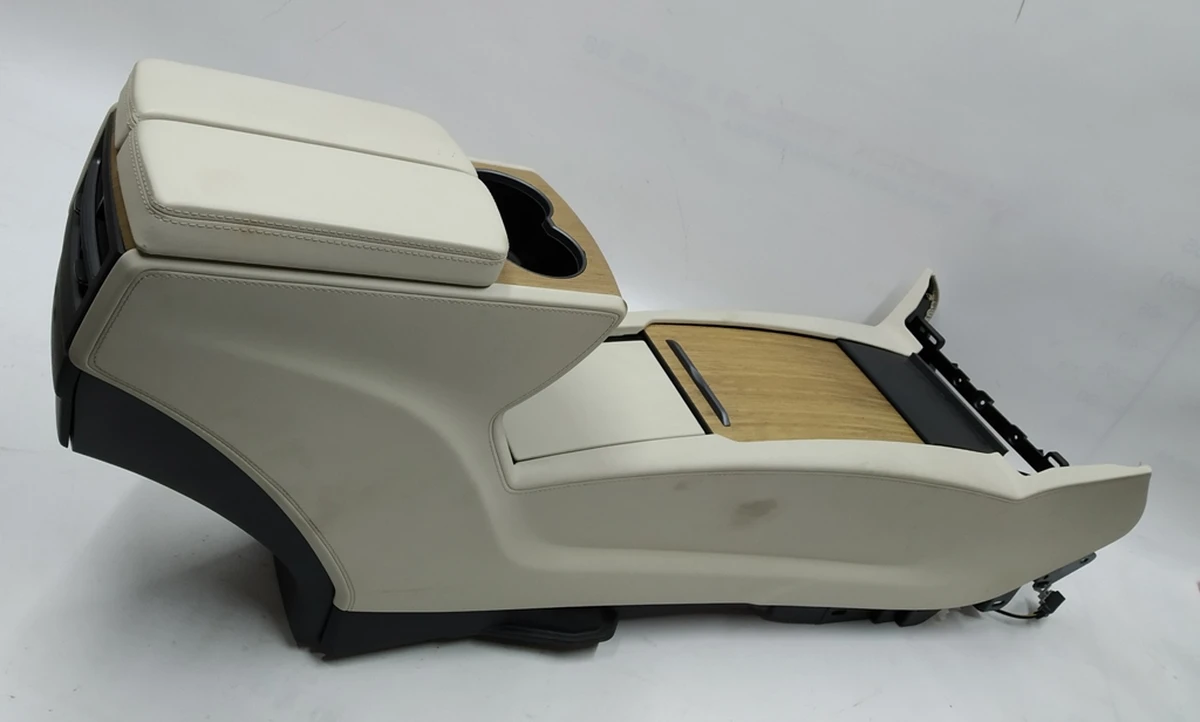 1 Центральная консоль в сборе подлокотник бежевая кожа, подстаканник фактурное дерево (с повреждением) Tesla model X, model S REST 1026728-S0-E