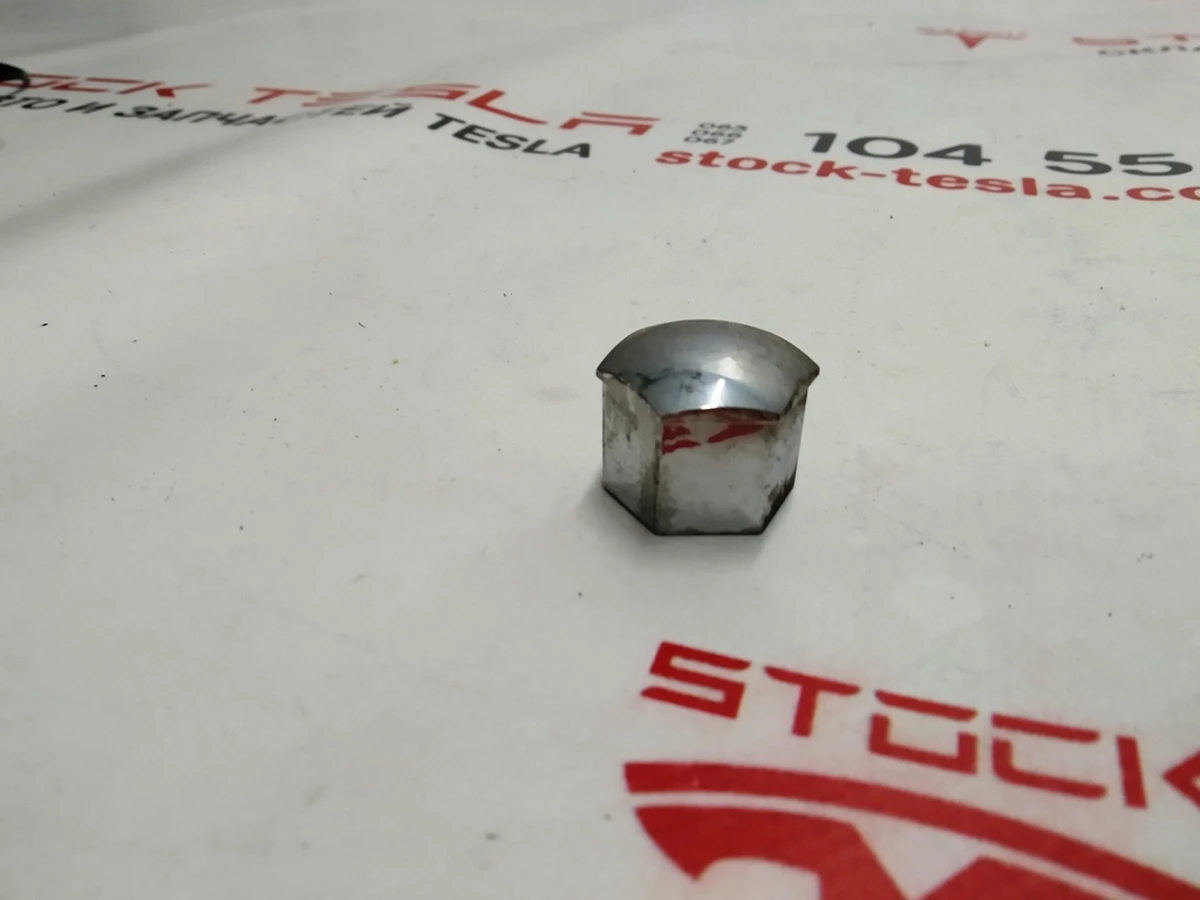 9 Ковпачок колісної гайки хром Tesla model S, model S REST, model X, model 3 1027011-00-A