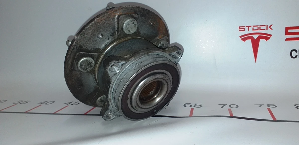 2 Ступица (передняя задняя) (левая правая) AWD в сборе Tesla Model X 1027170-00-B