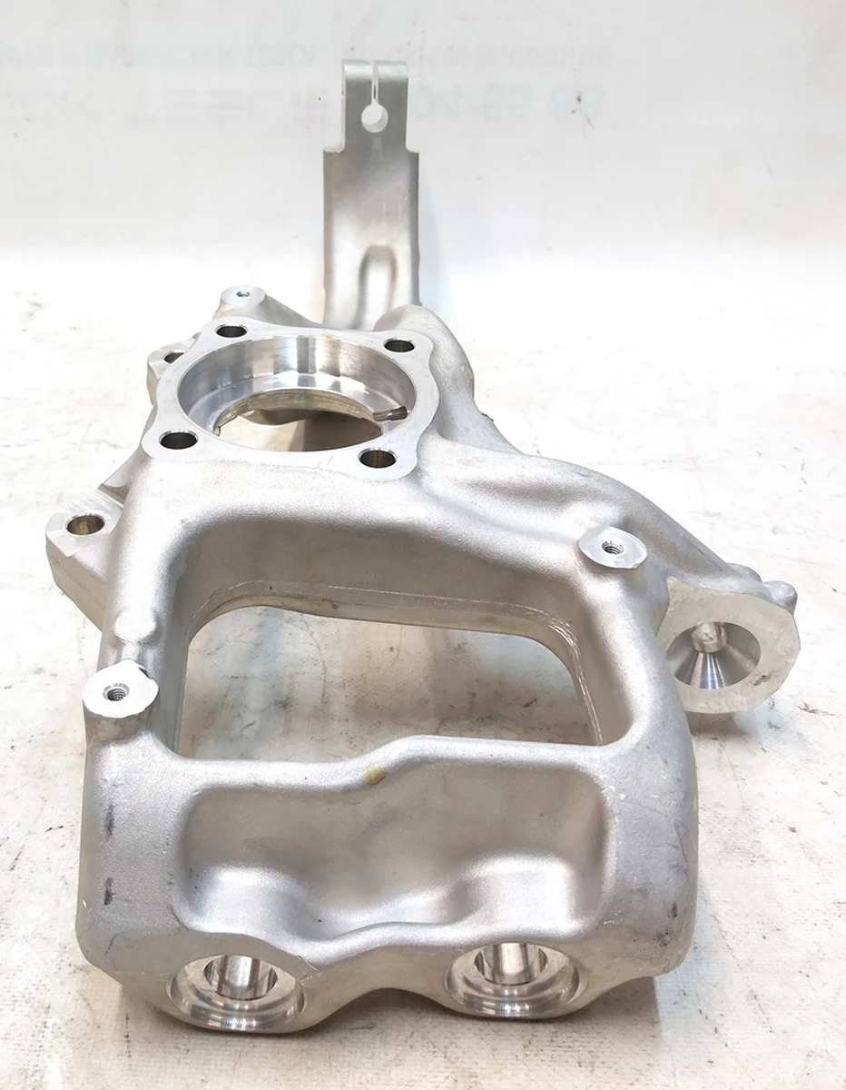 1 Кулак поворотний передній правий Tesla model X 1027316-00-F