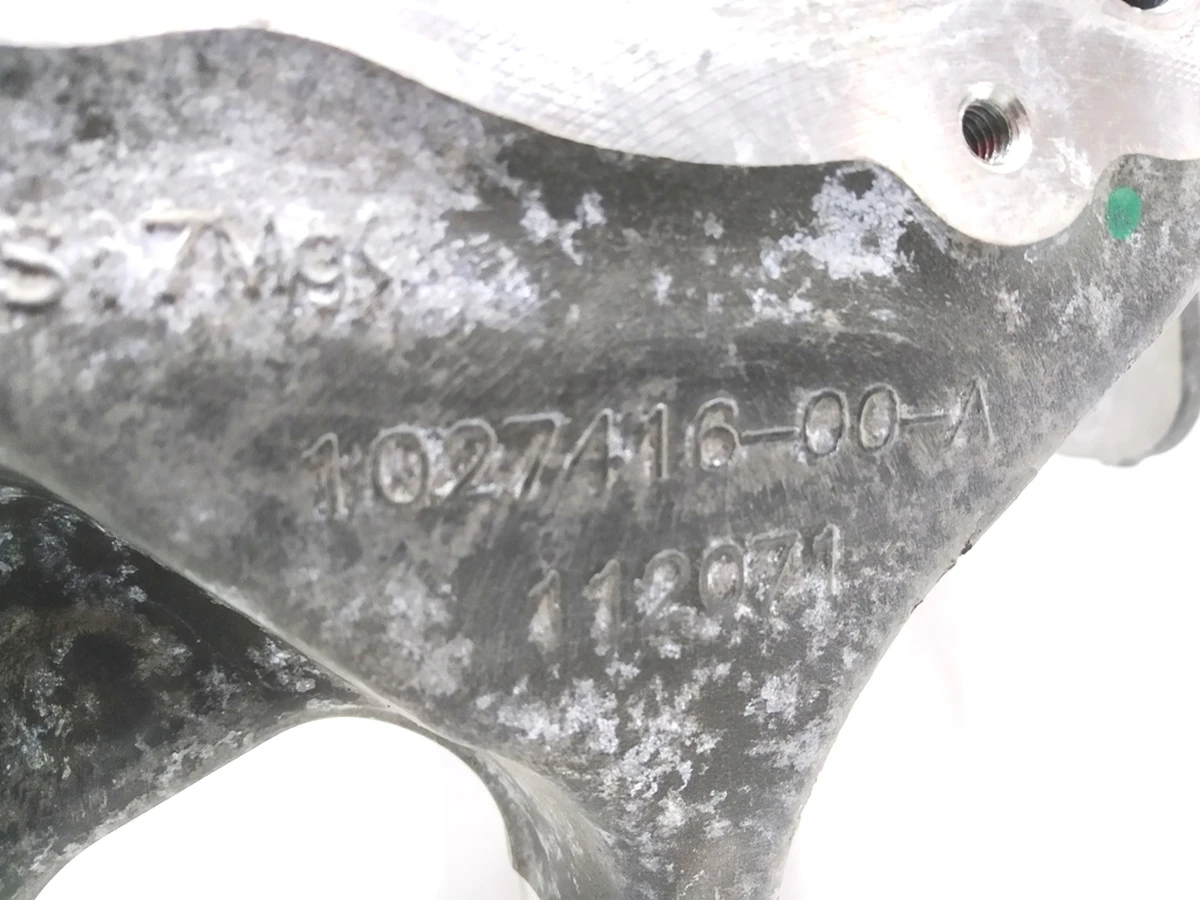 1 Кулак задній правий (цапфа) Tesla model X 1027416-00-D