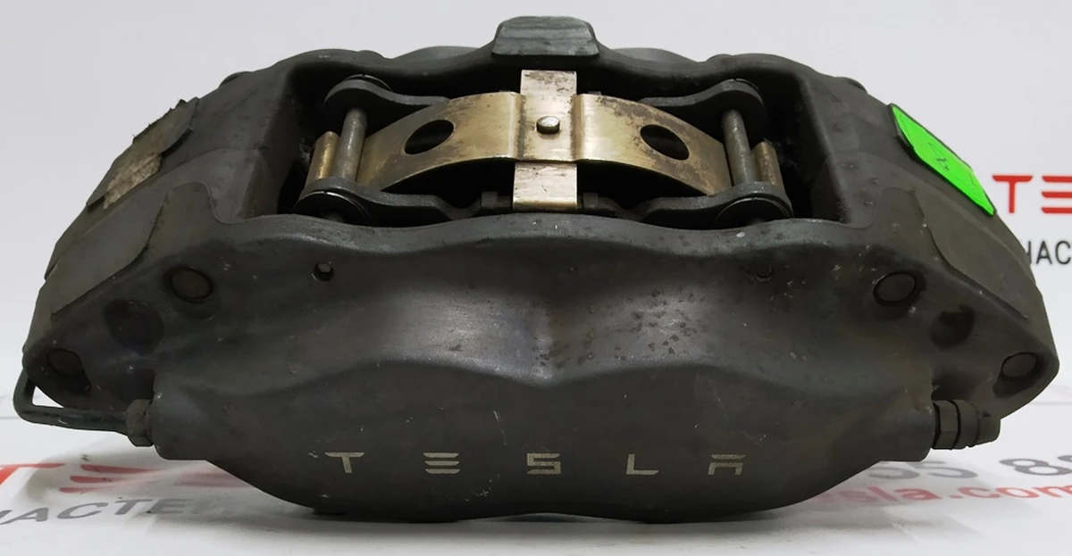3 Front brake caliper BREMBO with pads assembly RH Tesla Model X Tesla Model X 1027622-00-D