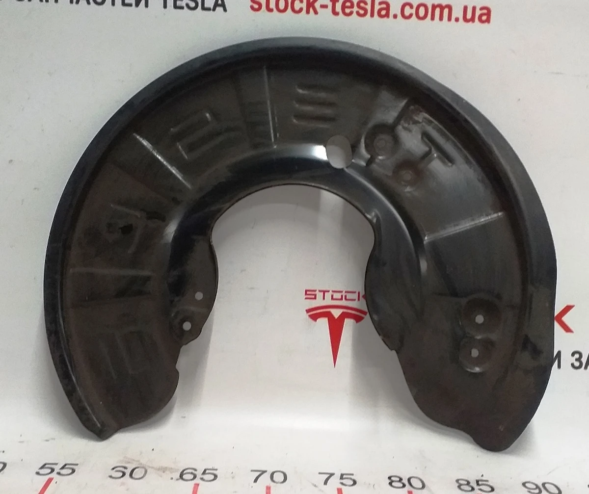 5 Термокожух тормозного диска переднего правого Tesla model X 1027662-01-B