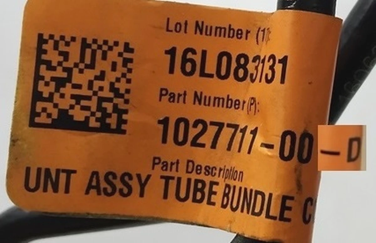 1 Трубопровід гальмівної системи (від головного циліндра до ABS) 2 трубки в комплекті Tesla Model X 1027711-00