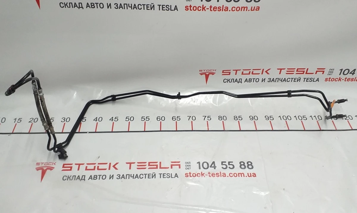 1 Трубопровід гальмівної системи (від головного циліндра до ABS) 2 трубки в комплекті Tesla model X 1027711-80-E