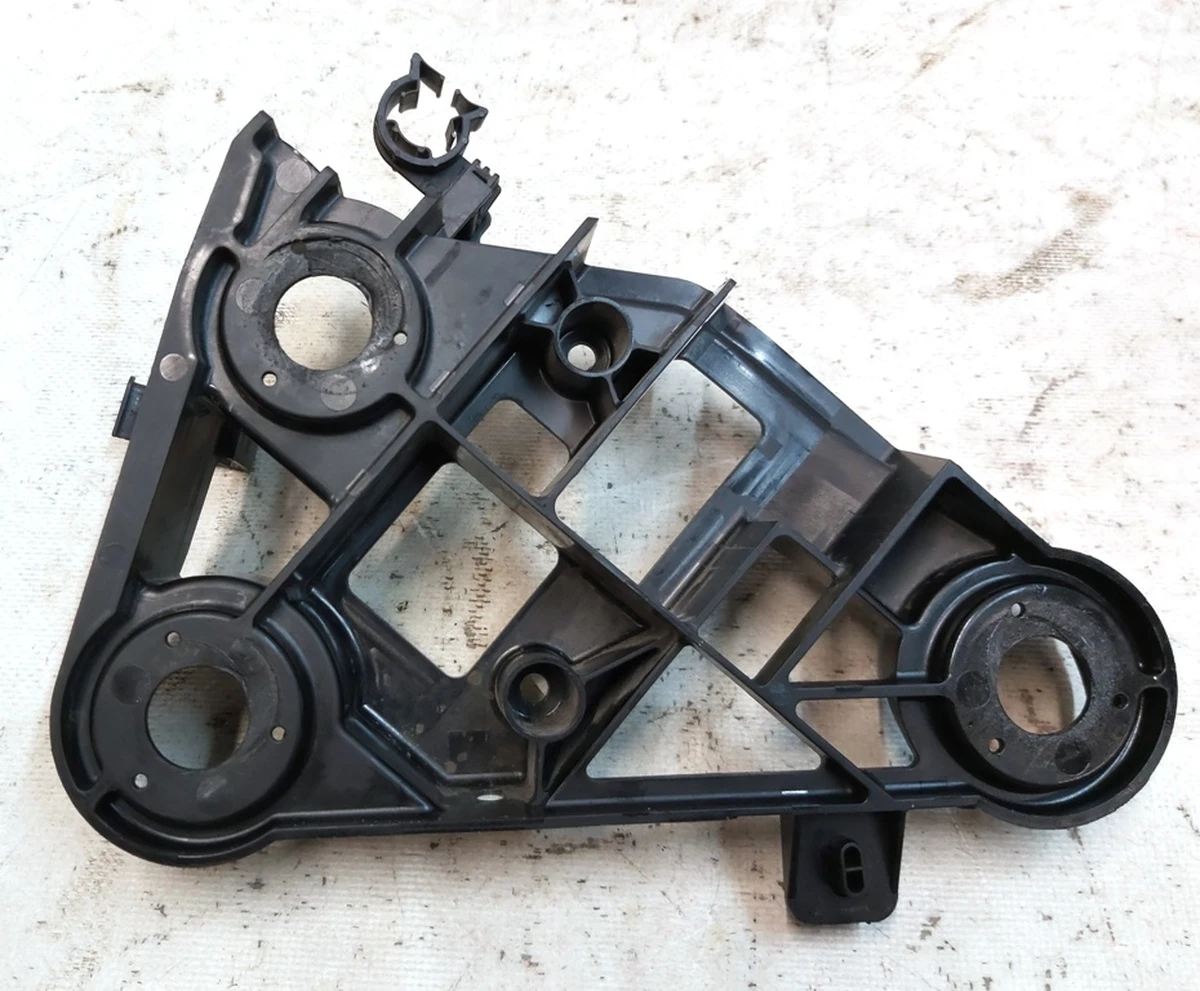 Кронштейн компресора пневмо підвіски WABCO з пошкодженням Tesla model X 1027918-00-C