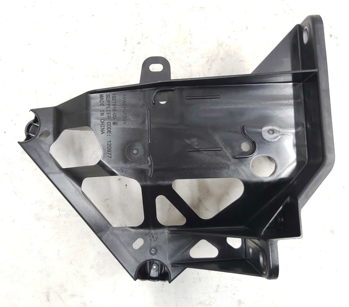 6 Кронштейн компрессора пневмо подвески NEW Tesla model X 1027918-00-E