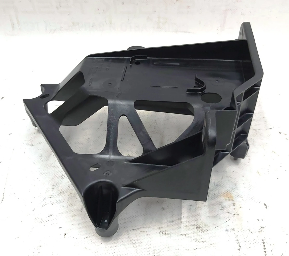 6 Кронштейн компрессора пневмо подвески NEW Tesla model X 1027918-00-E