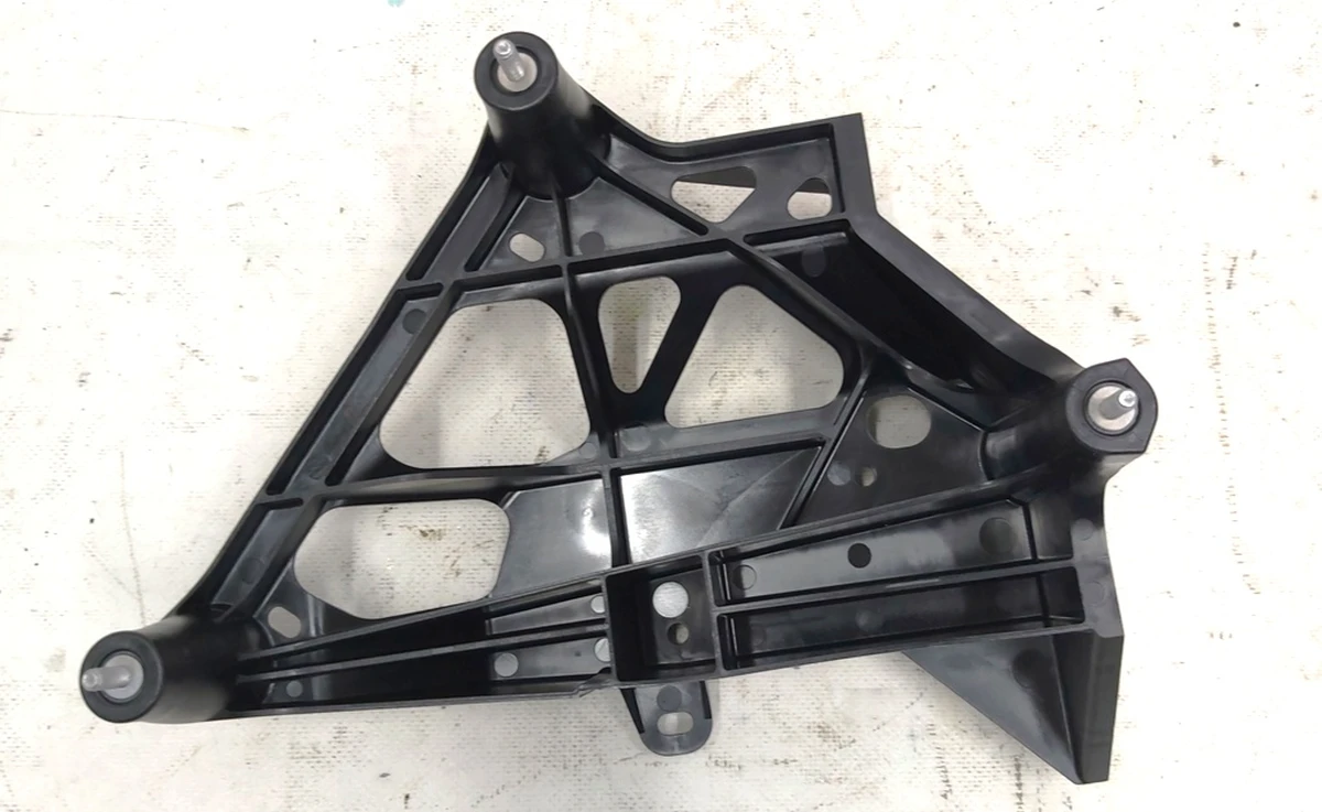 6 Кронштейн компрессора пневмо подвески NEW Tesla model X 1027918-00-E