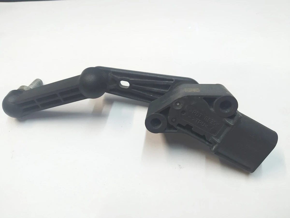 3 Датчик рівня пневмопідвіски передній правий Tesla model S, model S REST, model X 1027946-00-B