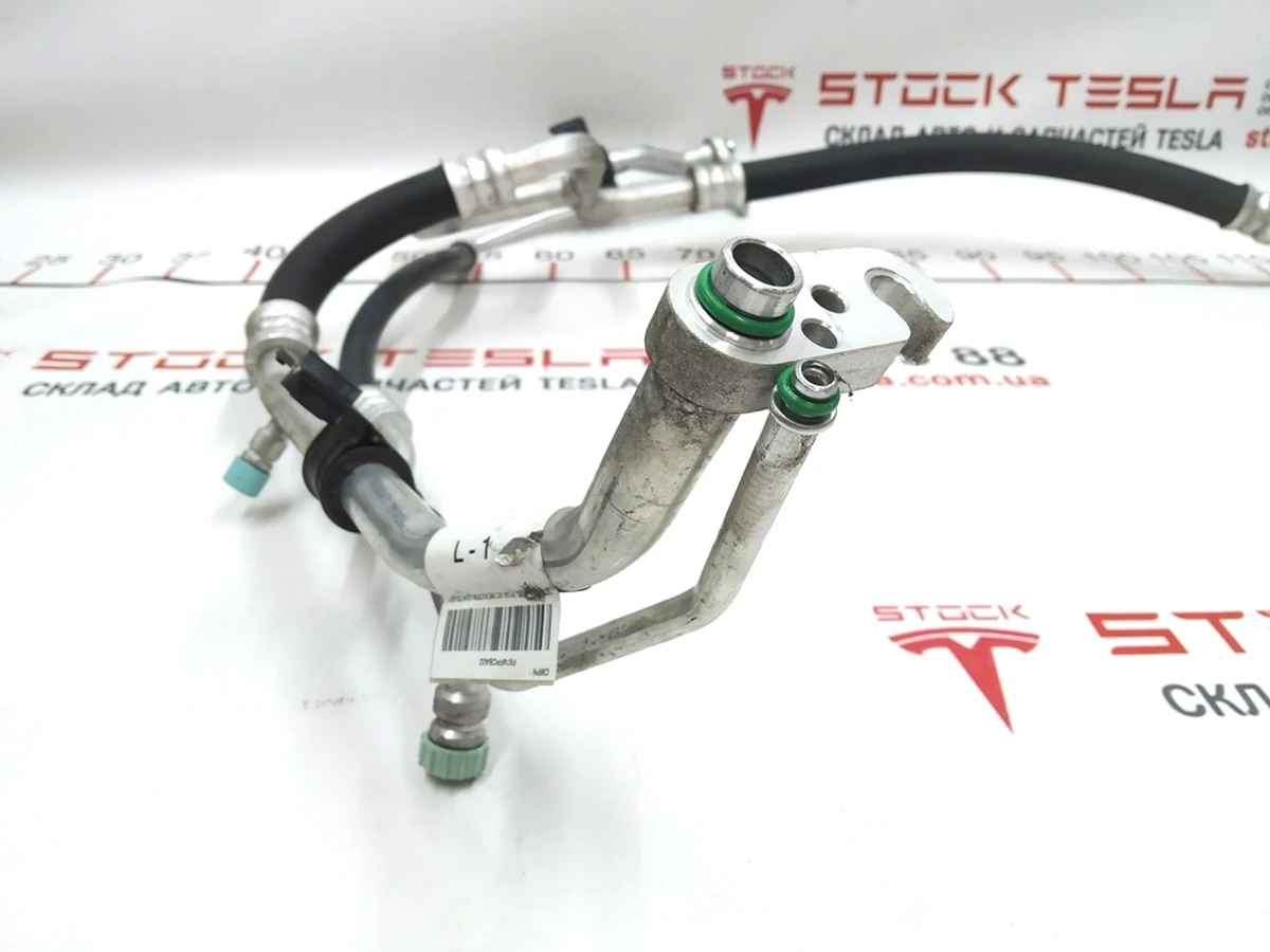 1 Трубопровод системы кондиционирования RWD Tesla model S 1028400-00-D