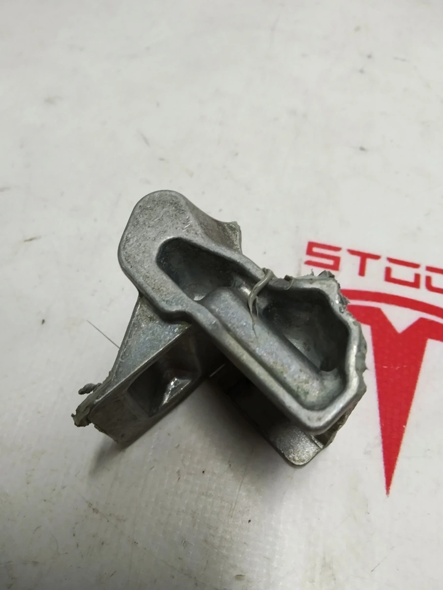 Обмежувач основної високовольтної батареї великий Tesla model S 1028600-00-A