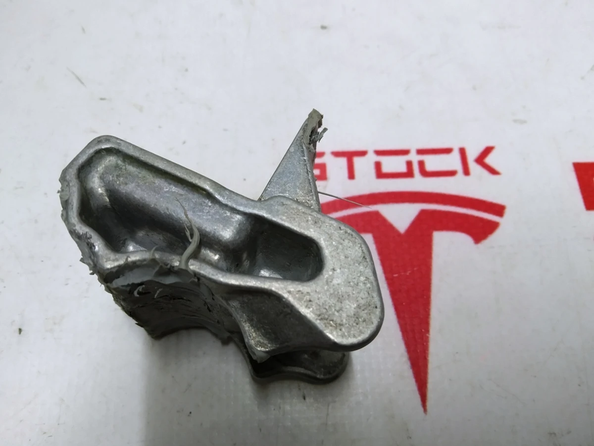 Обмежувач основної високовольтної батареї великий Tesla model S 1028600-00-A