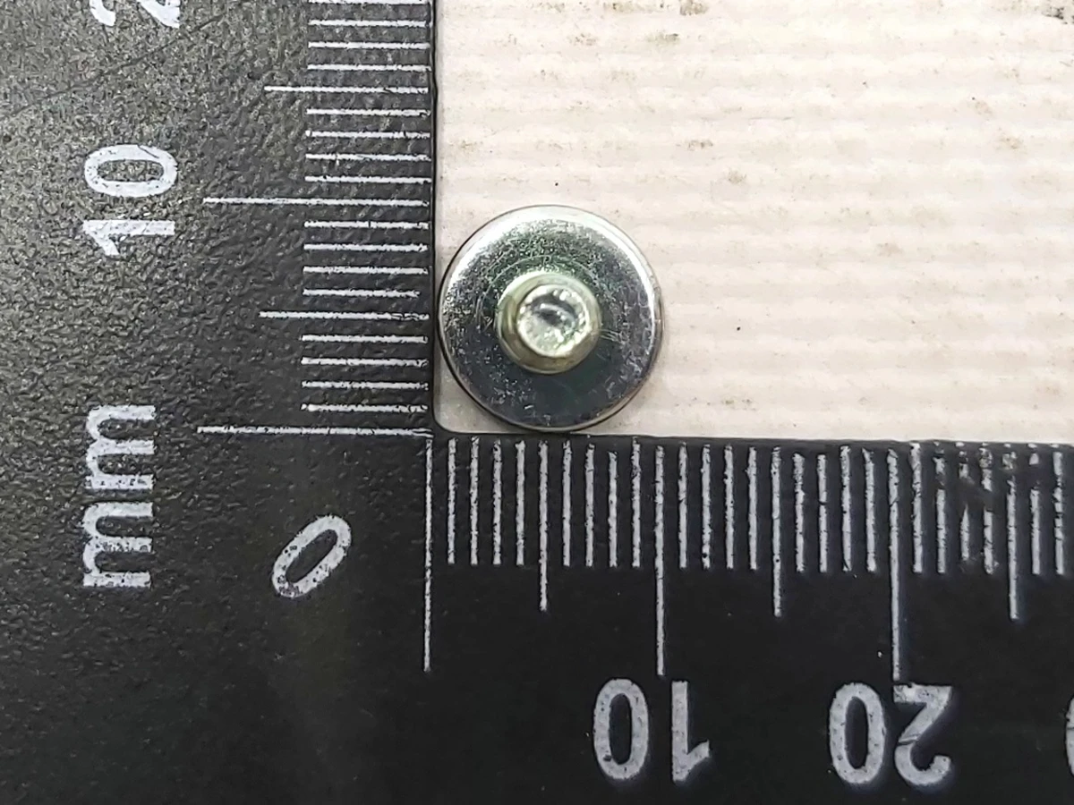 4 Abutment screw top rear door panel Tesla model X 1028768-00-Z