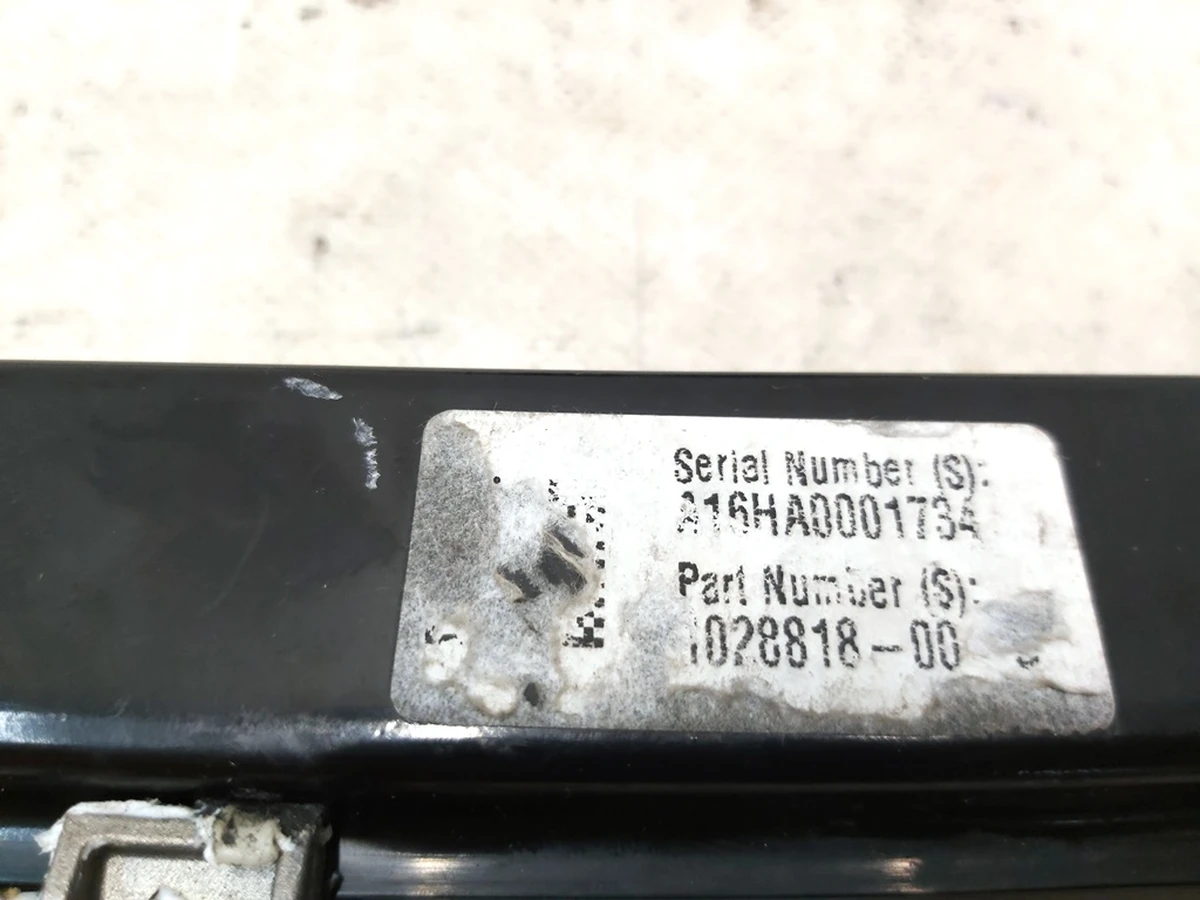 1 Склопідйомник передній лівий Tesla Model X 1028818-00-F