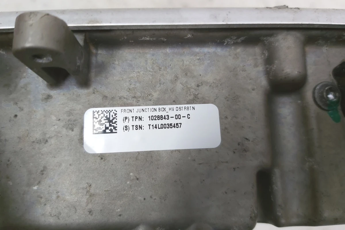 2 Джаншен бокс передний AWD Tesla model S 1028843-01-C