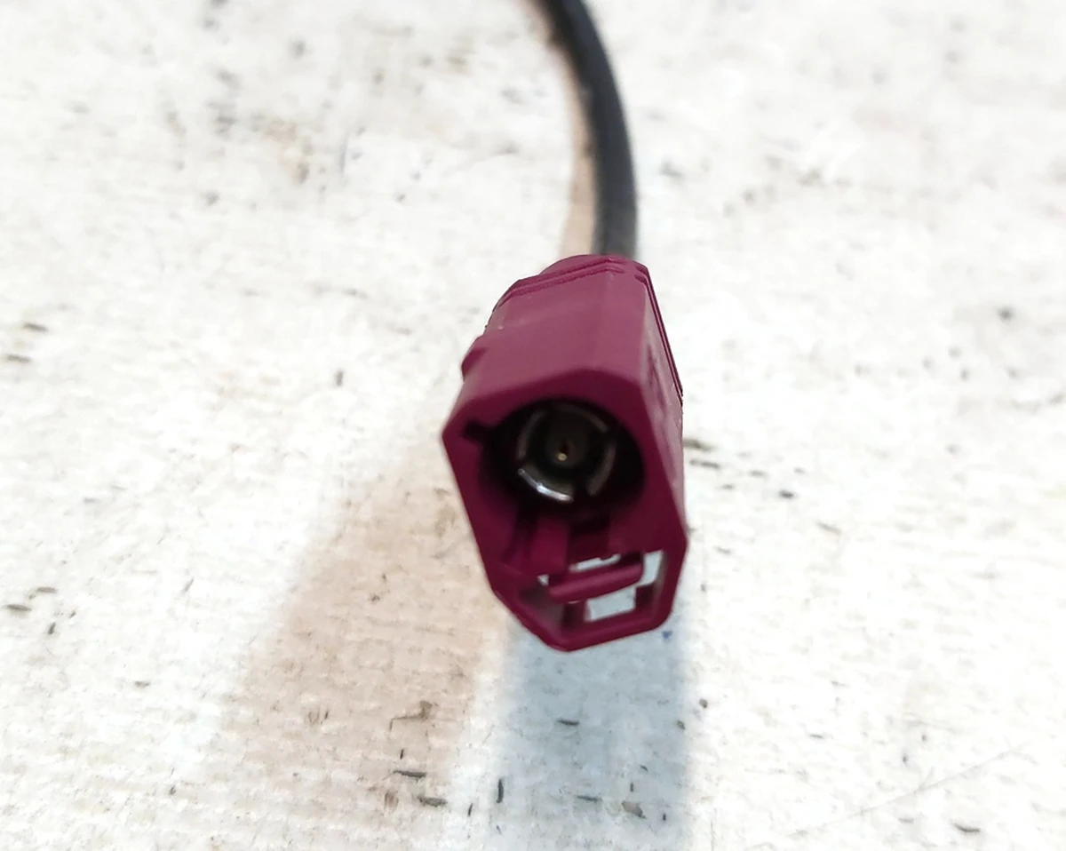 1 Антена TELL дзеркала зовнішнього лівого Tesla model S, model S REST 1041317-00