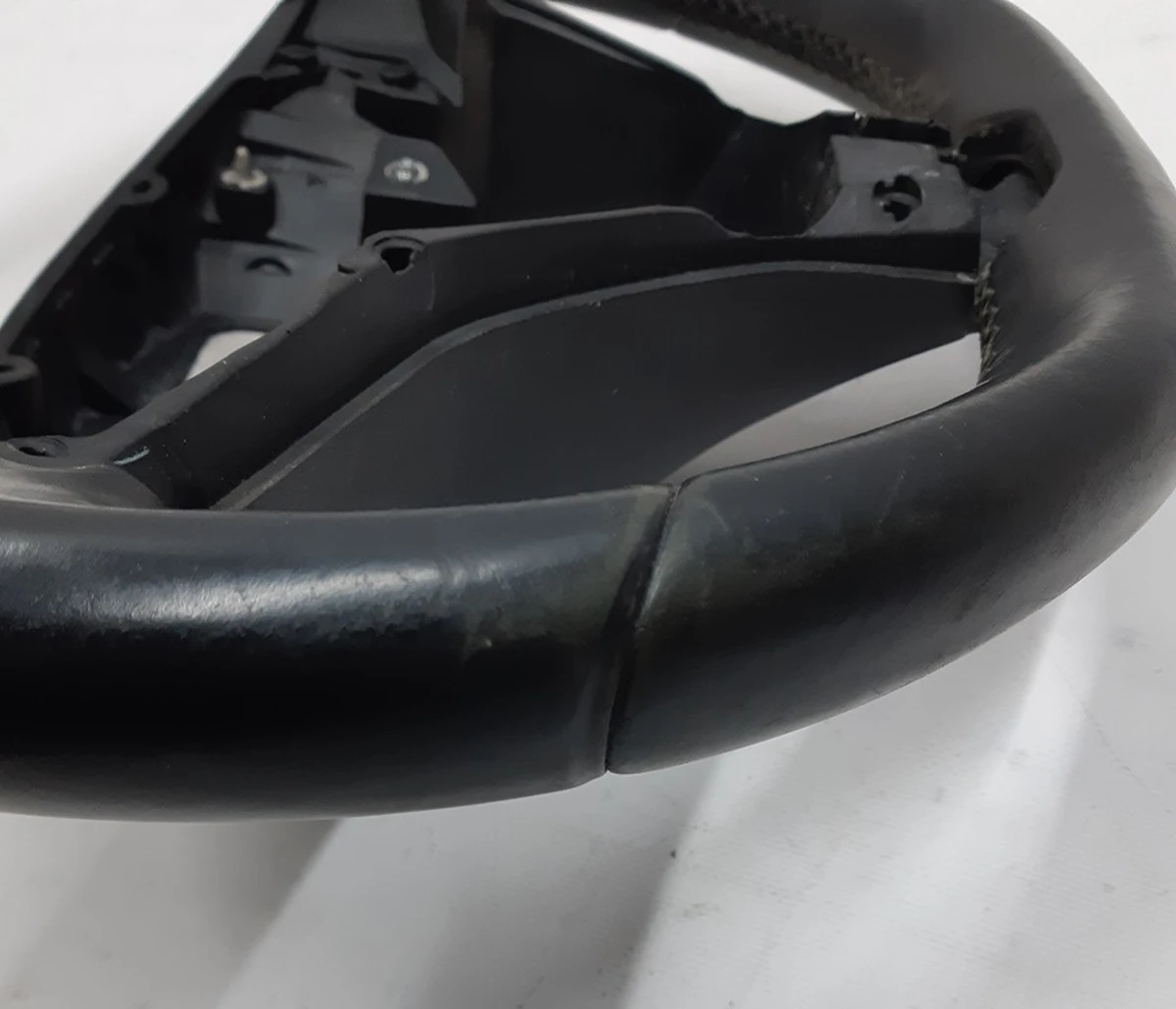 4 Колесо рулевое PERFORMANCE без airbag с повреждением Tesla model S 1028970-00-B