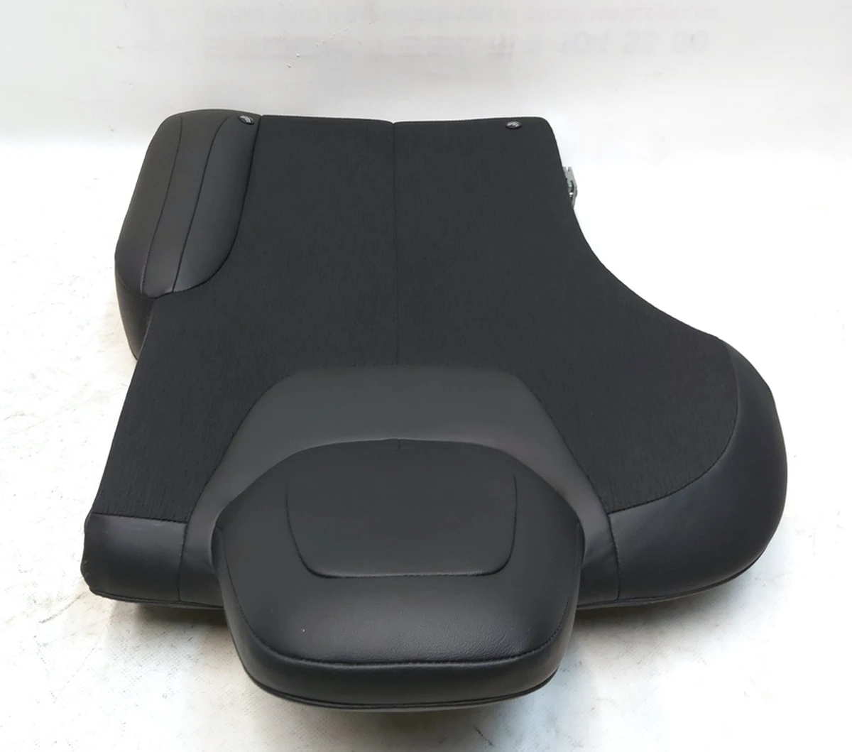 2 Спинка сидіння 2-го ряду одинарного BASE BLK (leather textile) без декоративної накладки ременя безпеки Tesla model S, model REST 1030476