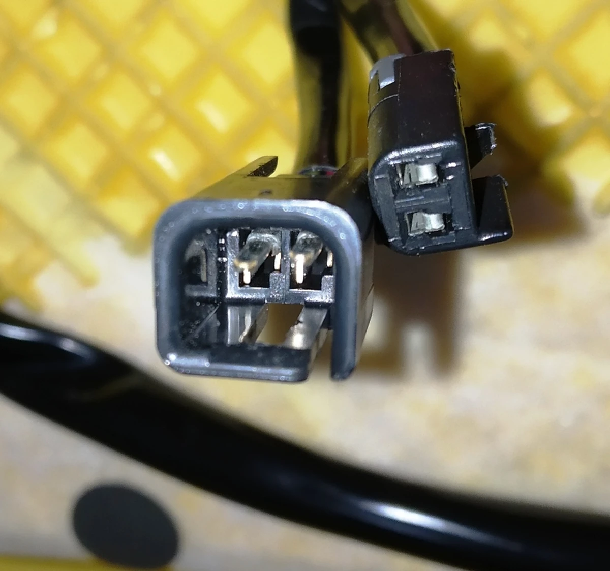 3 Диван другого ряду сидінь (з підігрівом та датчиками присутності) PREM GRY Tesla model S, model S REST