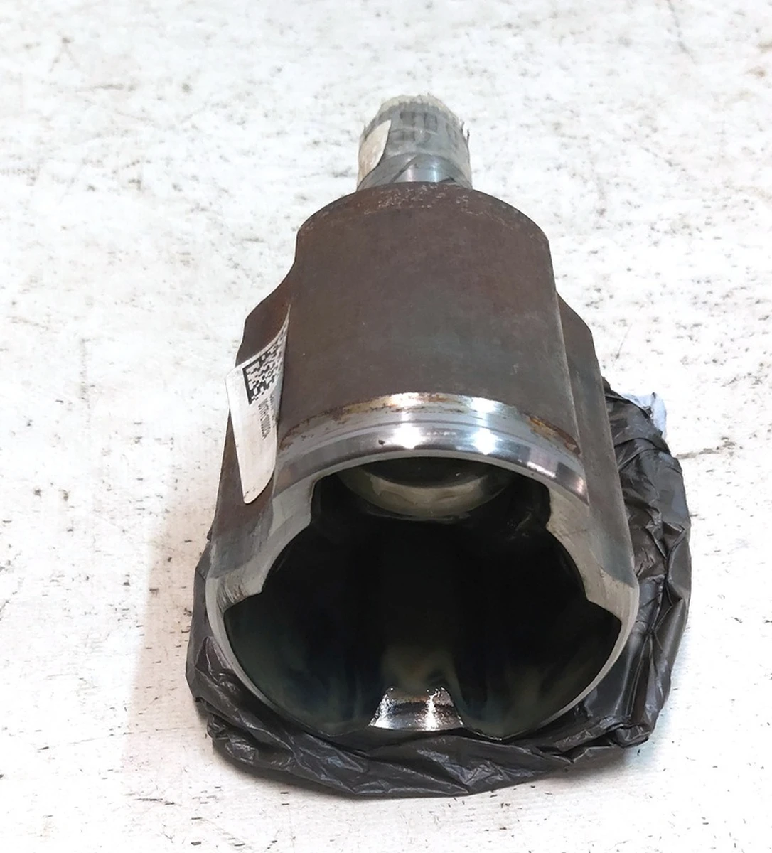 Шрус внутрішній приводного вала переднього в зборі з тришипом і стопорним кільцем Tesla model S, model S REST 1030615-00