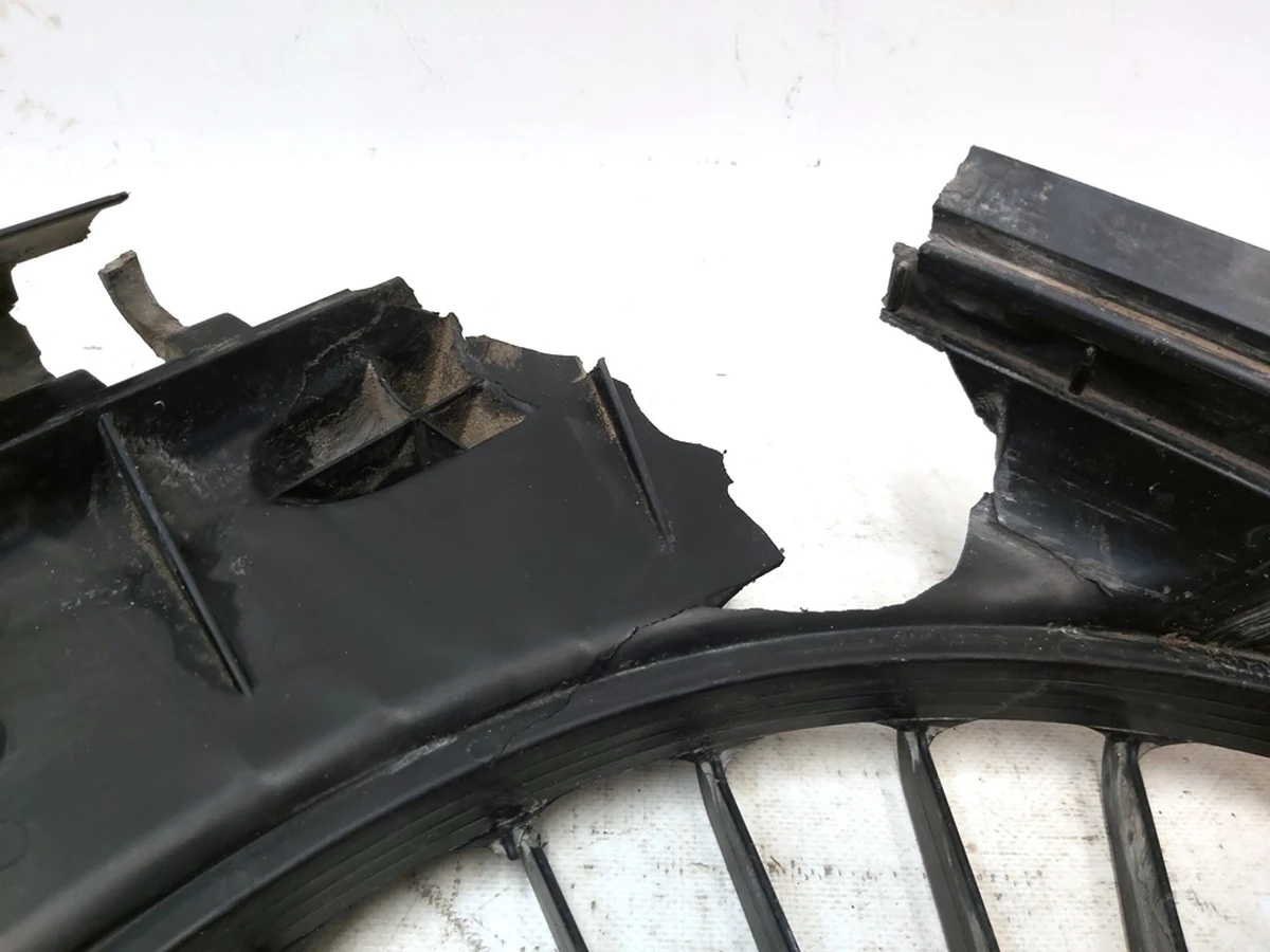 2 Корпус вентилятора кондиционера с повреждением Tesla Model X 1048500-00-F