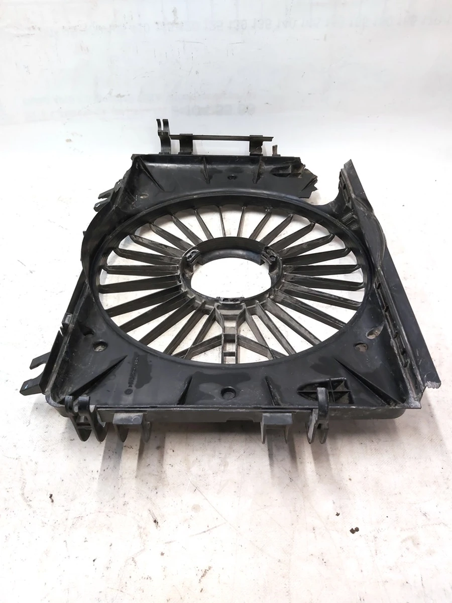 2 Корпус вентилятора кондиционера с повреждением Tesla Model X 1048500-00-F