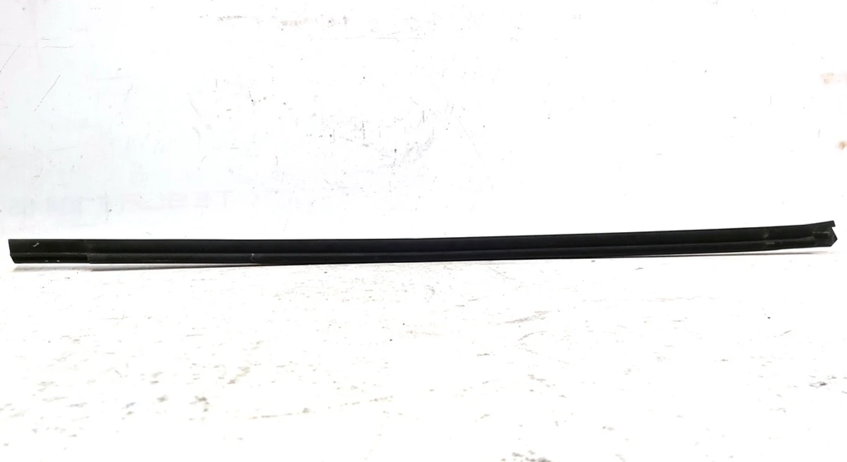 1 Молдинг зовнішній дверей передніх лівих хром з пошкодженням Tesla model X 1032165-88-D