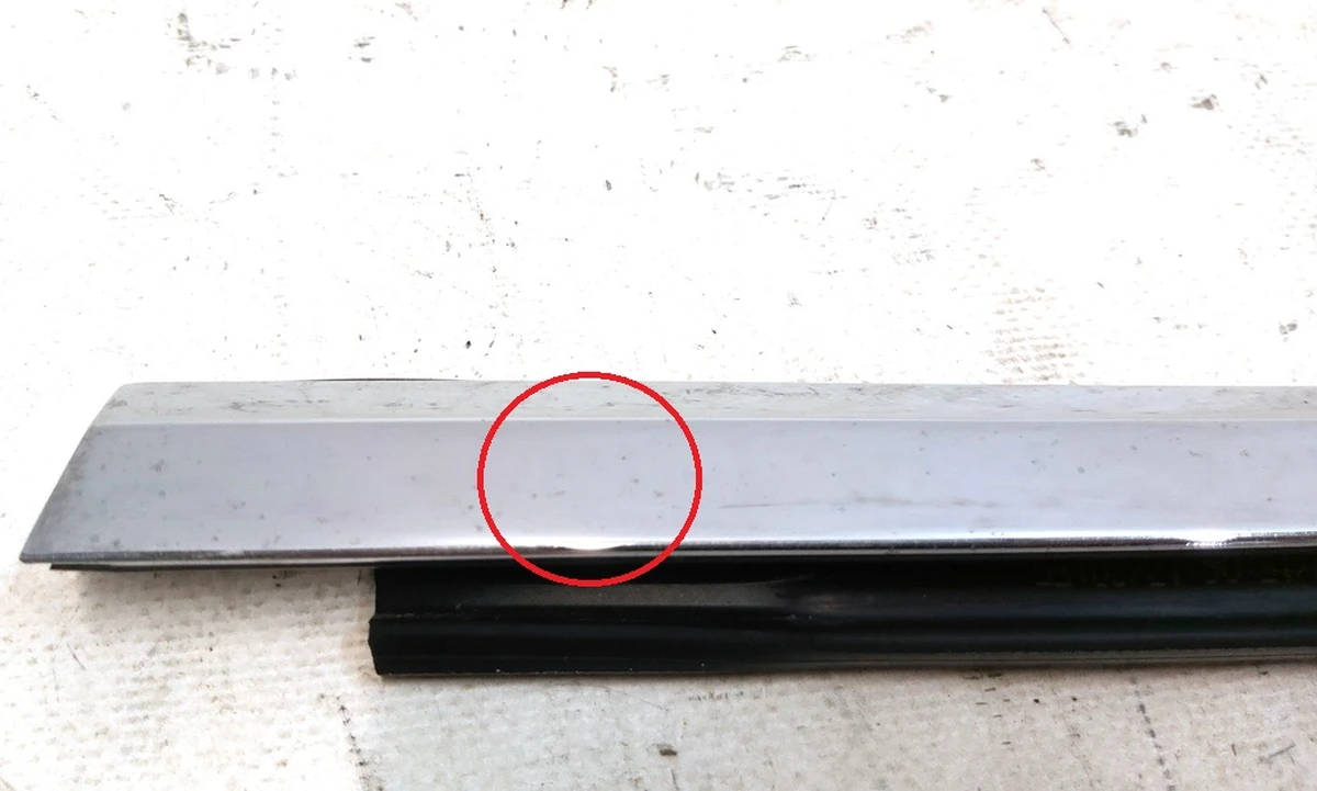 1 Молдинг зовнішній дверей передніх лівих хром з пошкодженням Tesla model X 1032165-88-D